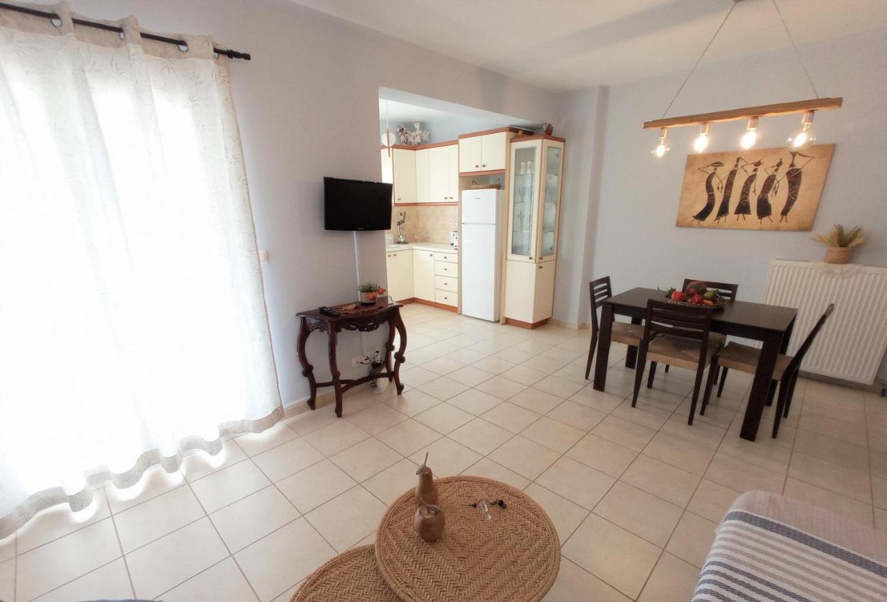 G Apartment In Айя-Евфимия Экстерьер фото