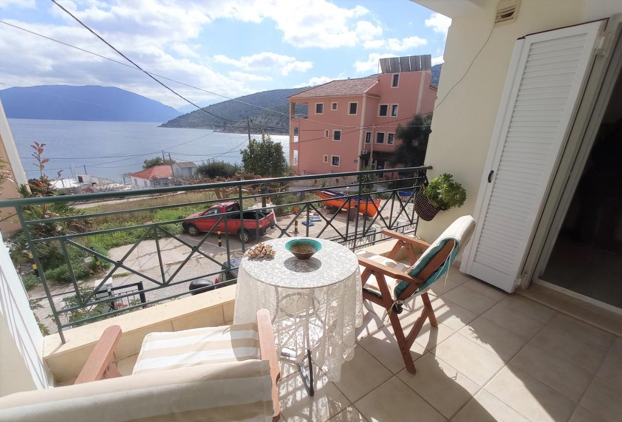 G Apartment In Айя-Евфимия Экстерьер фото